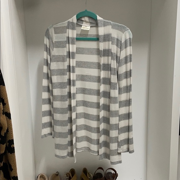 2 cardigans - Picture 5 of 8